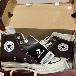 CONVERSE HIGH TOPS BROWN SIZE 5 IN WOMENS. BRAND NEW WITH TAGS!